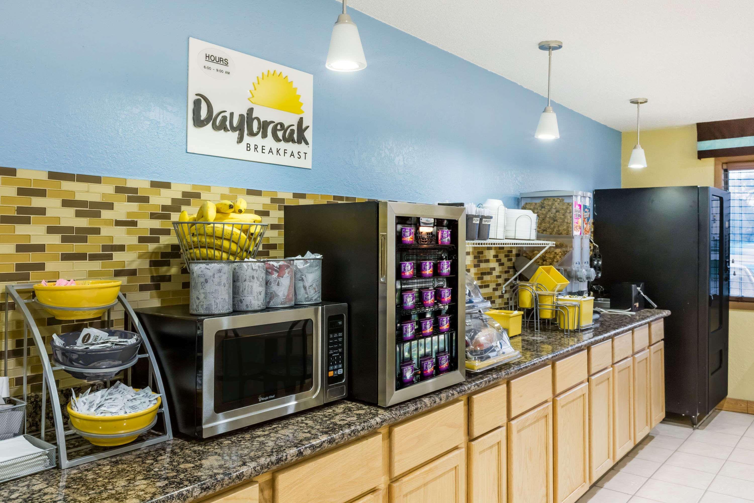 Days Inn By Wyndham Ankeny - Des Moines Εξωτερικό φωτογραφία